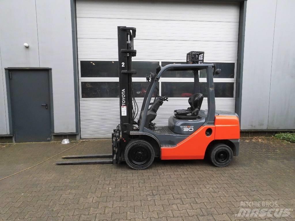 Toyota 02-8 FD 30 Dieselové vozíky