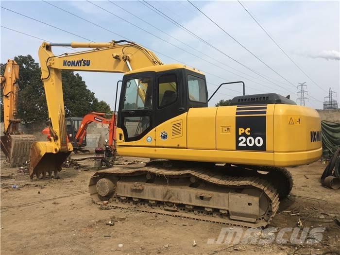 Komatsu PC 200-7 Pásová rýpadla