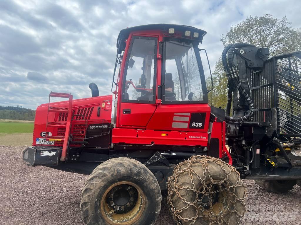 Komatsu 835 Vyvážecí traktory