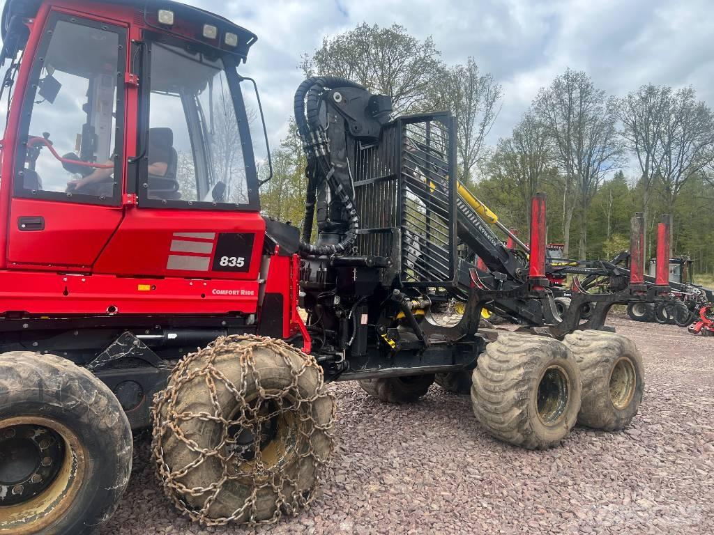 Komatsu 835 Vyvážecí traktory