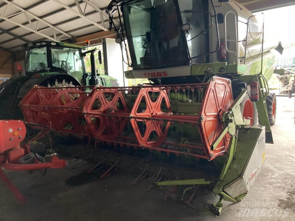 CLAAS Tucano 320 Sklízecí mlátičky