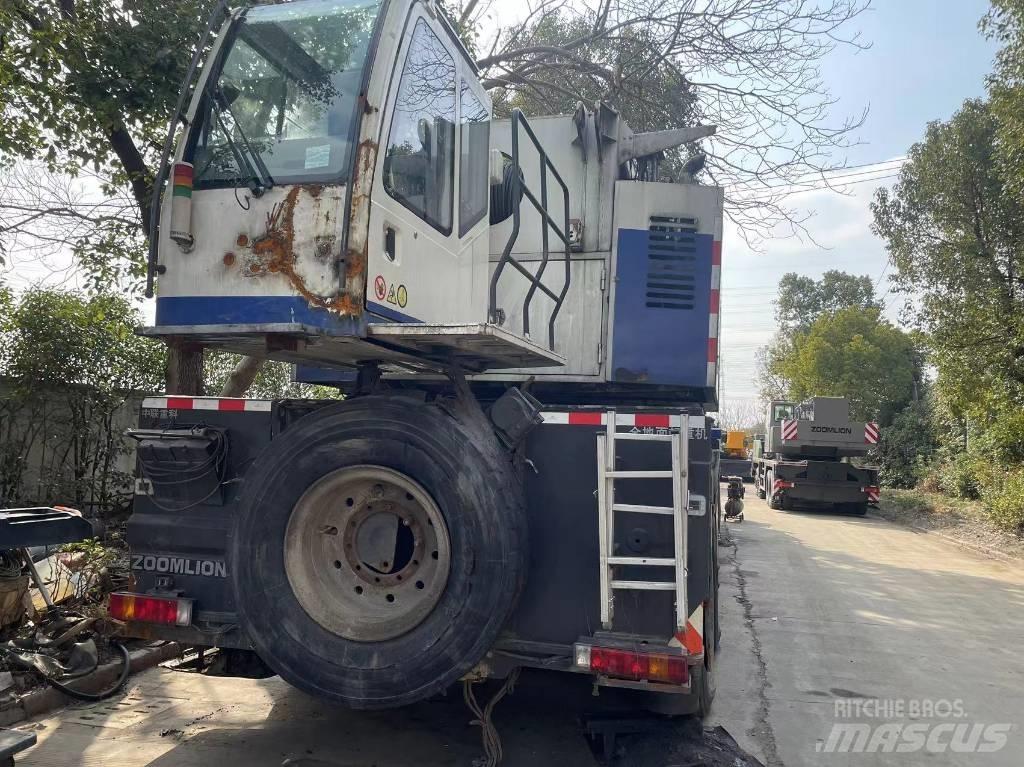 Zoomlion 350 Ton Univerzální terénní jeřáby