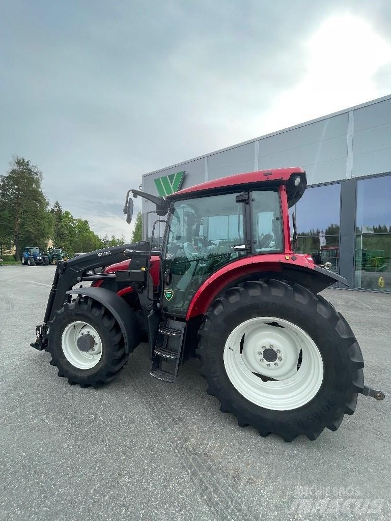 Valtra A105 Traktory
