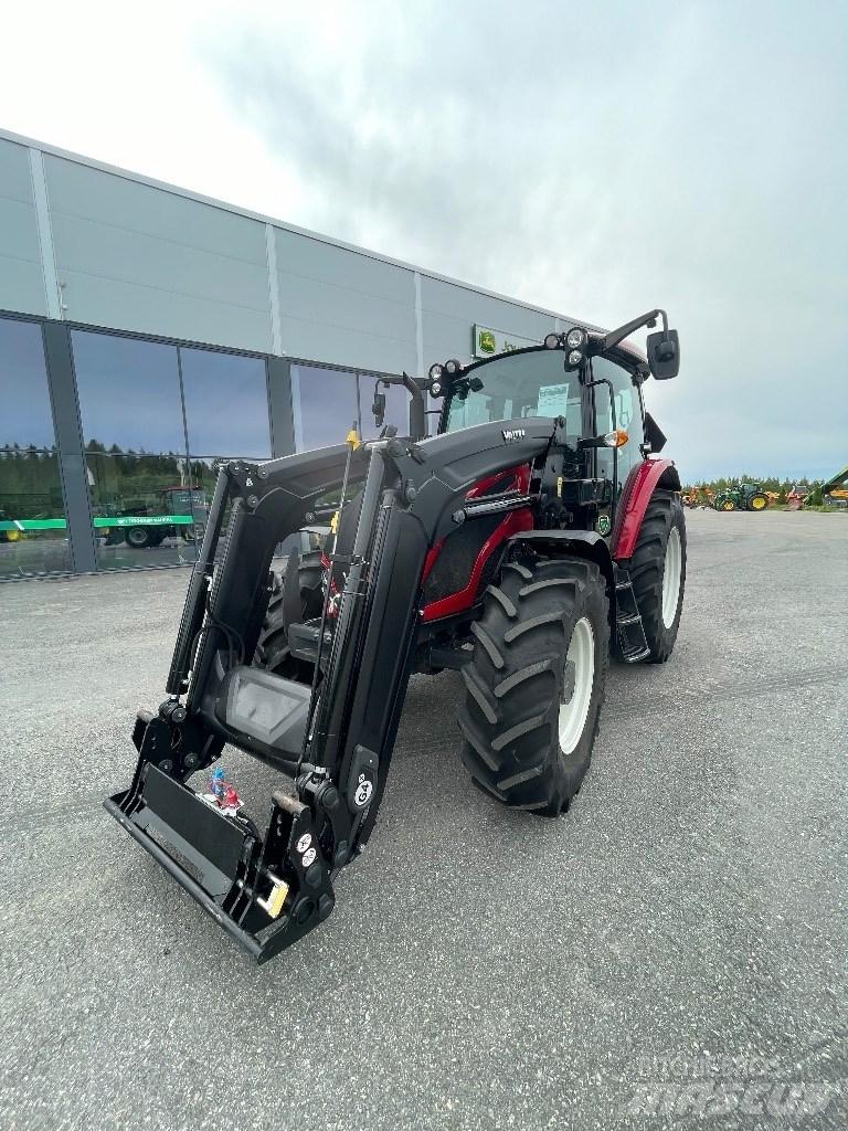 Valtra A105 Traktory