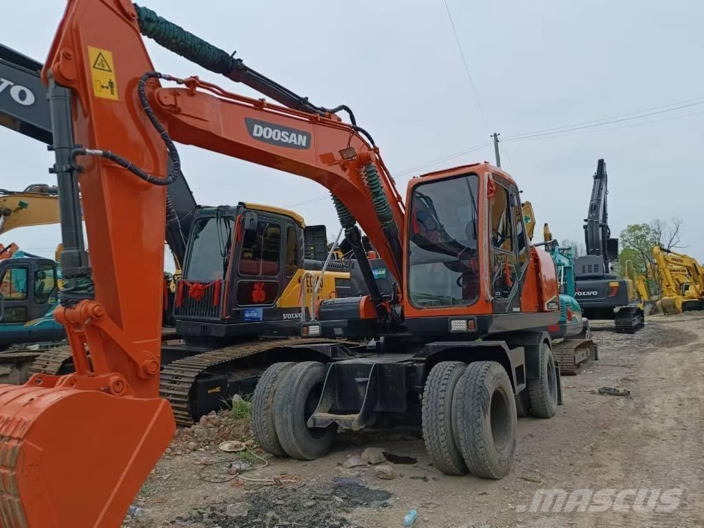 Doosan 150 W-7 Kolová rýpadla