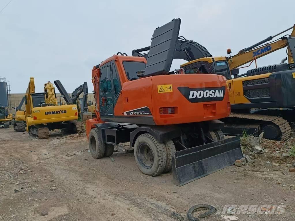 Doosan 150 W-7 Kolová rýpadla