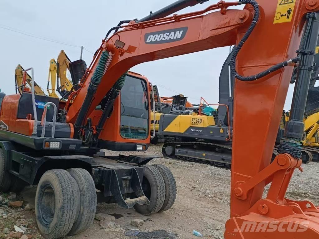 Doosan 150 W-7 Kolová rýpadla