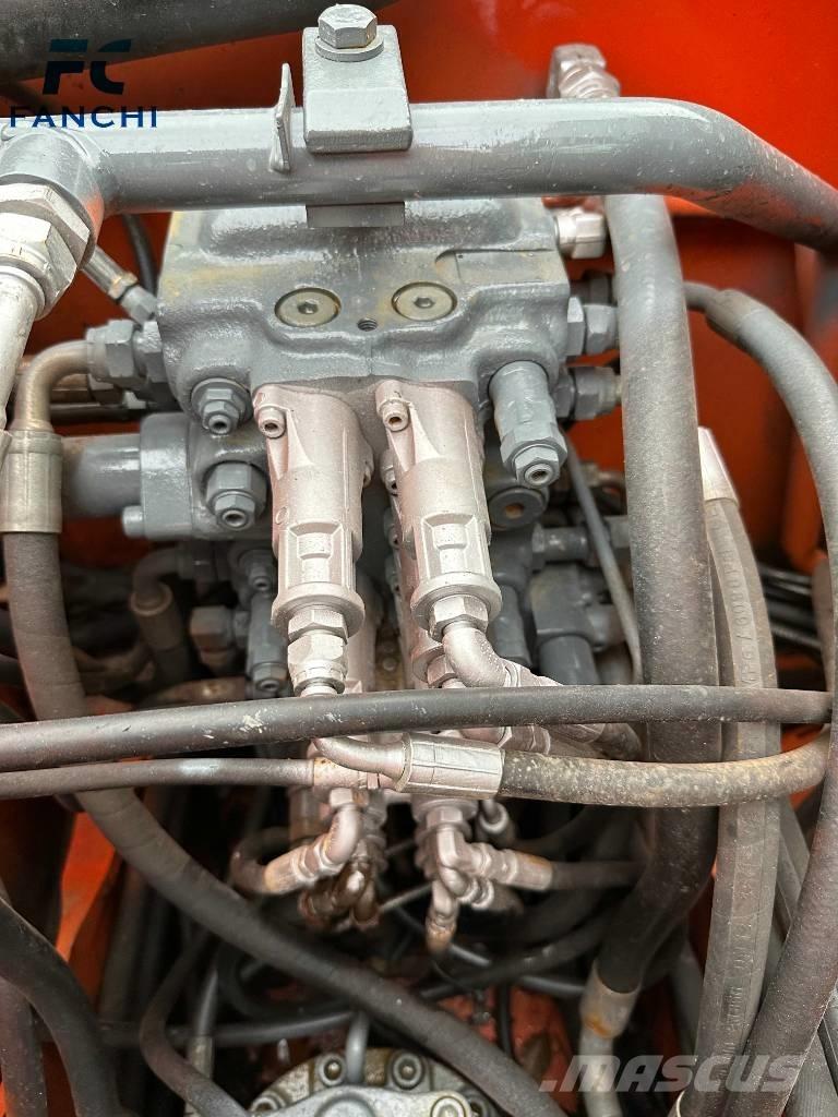Hitachi ZX 70 Pásová rýpadla
