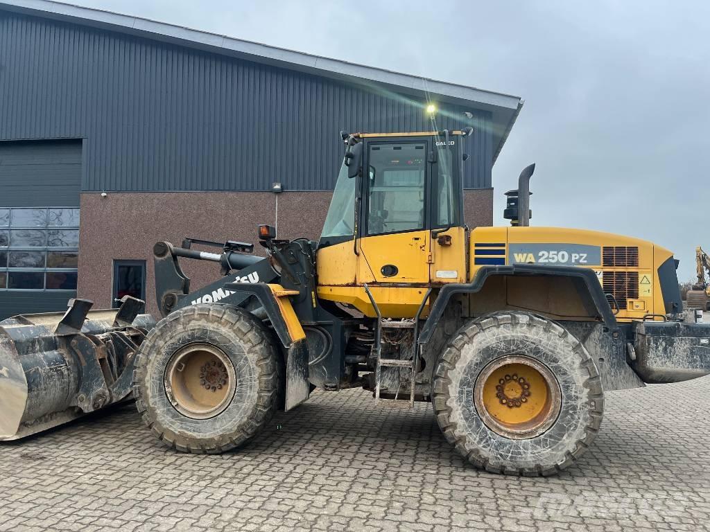 Komatsu WA 250 PZ-5 Kolové nakladače