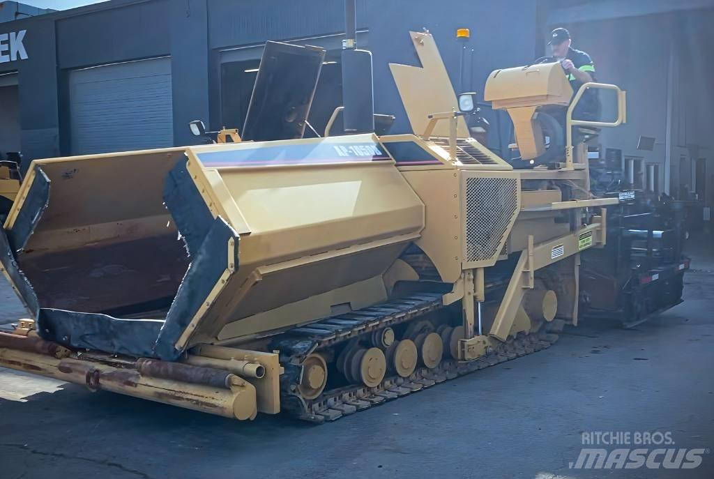 CAT AP 1050 B Finišery