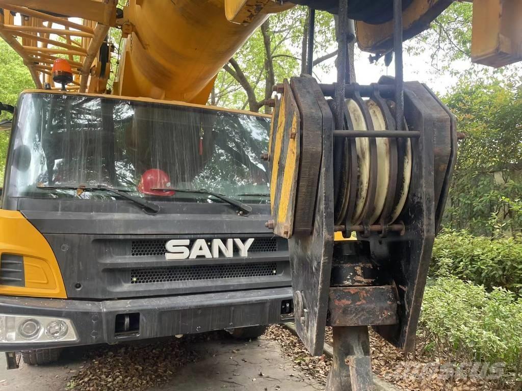 Sany 1000A Univerzální terénní jeřáby