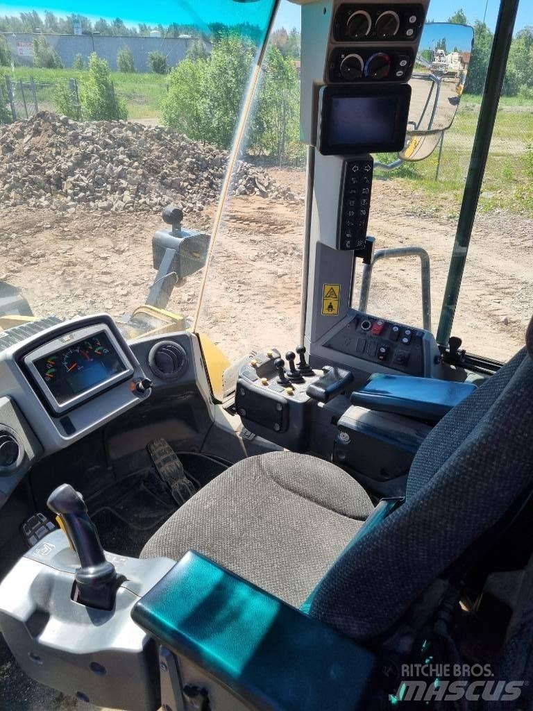 CAT 966 M Kolové nakladače
