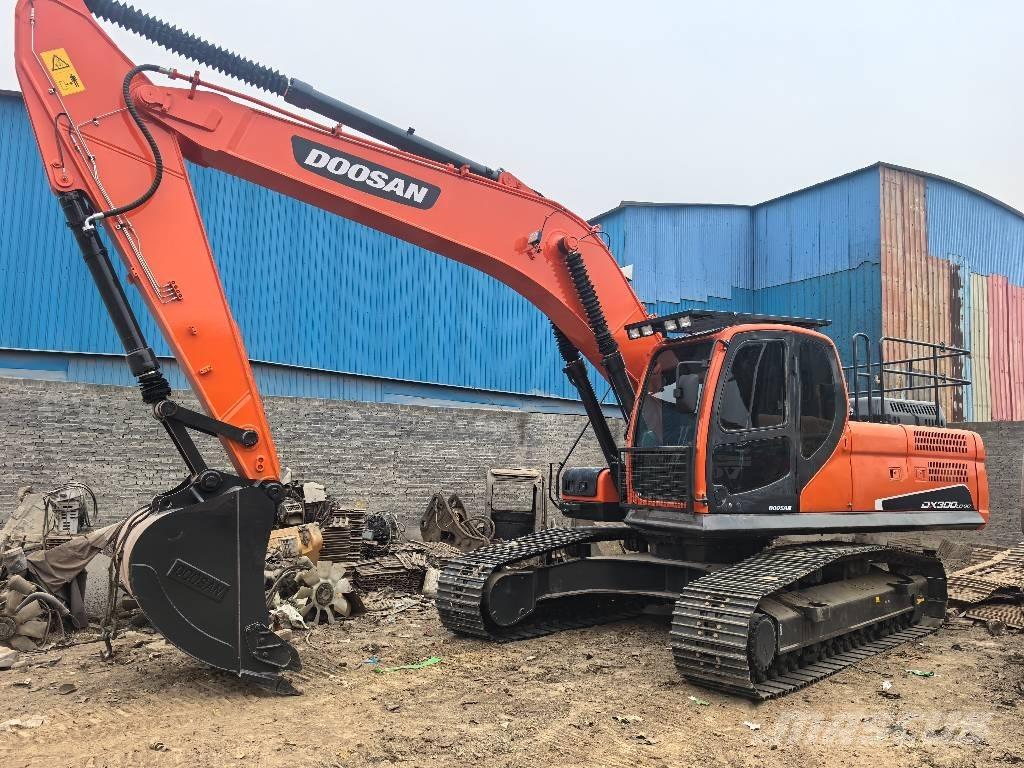 Doosan DX300LC Pásová rýpadla