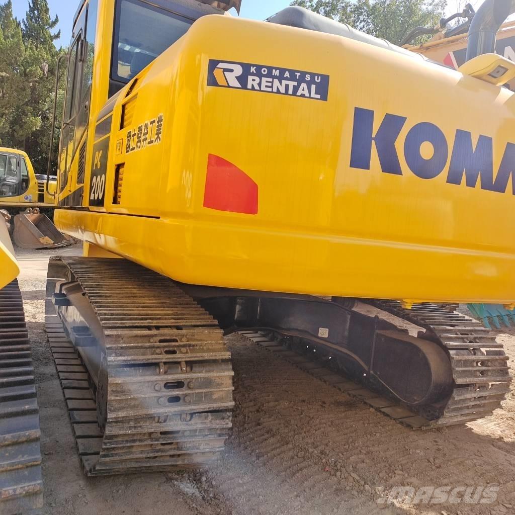 Komatsu PC 200 Pásová rýpadla