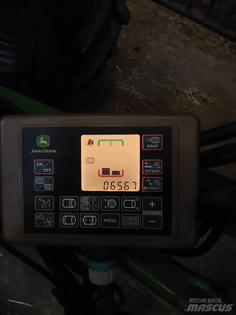 John Deere V 451 M Lis na válcové balíky
