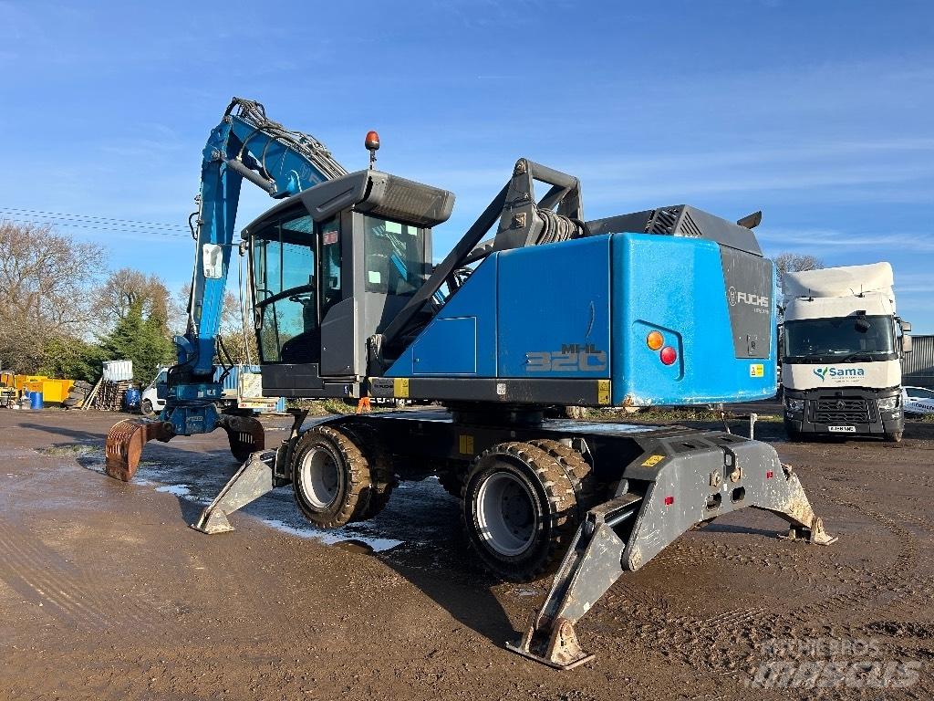 Fuchs MHL 320 T4F Stroje pro manipulaci s odpadem