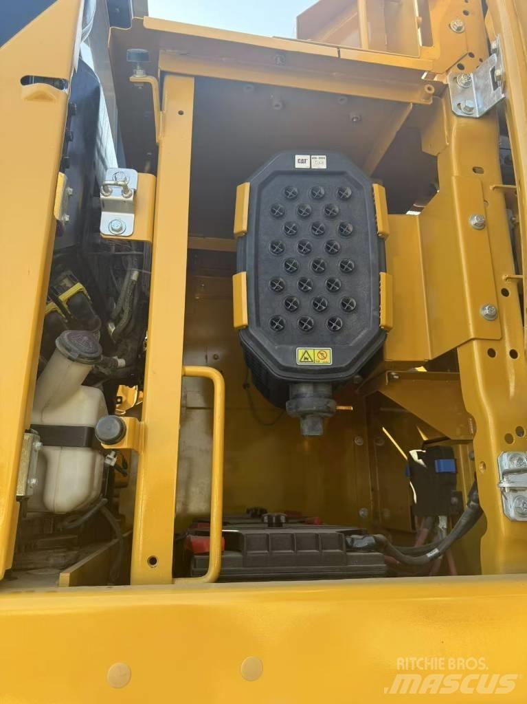 CAT CAT336GC Pásová rýpadla