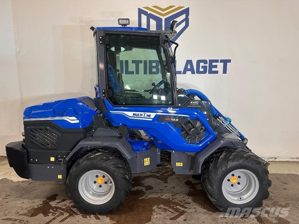 Multione 10.9 Smykem řízené nakladače