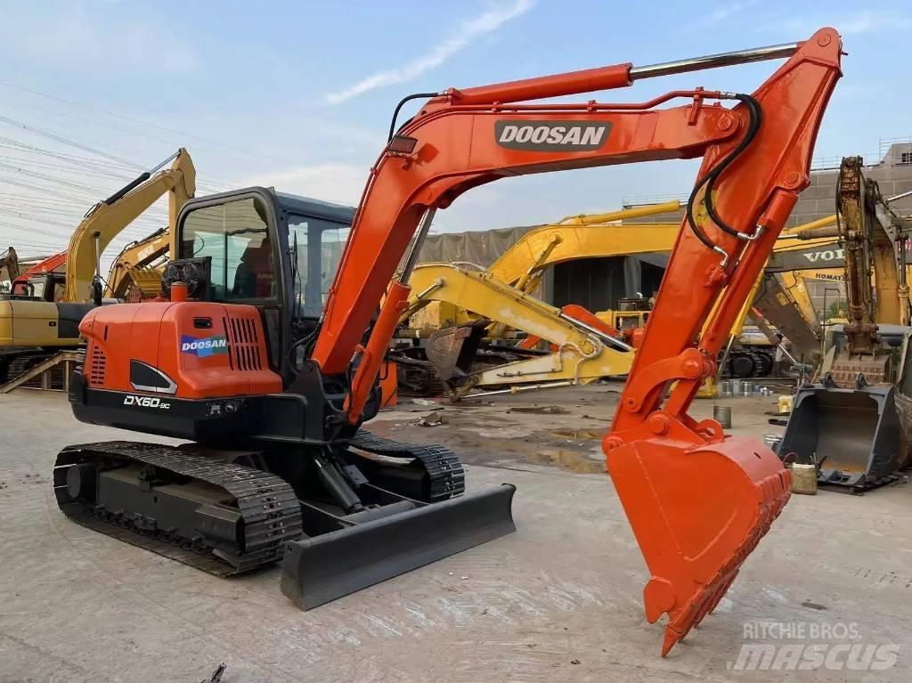 Doosan DX60 Pásová rýpadla