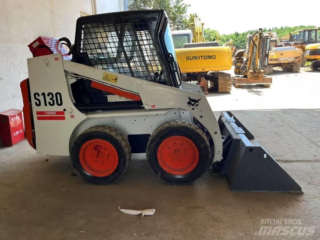 Bobcat S 130 Smykem řízené nakladače