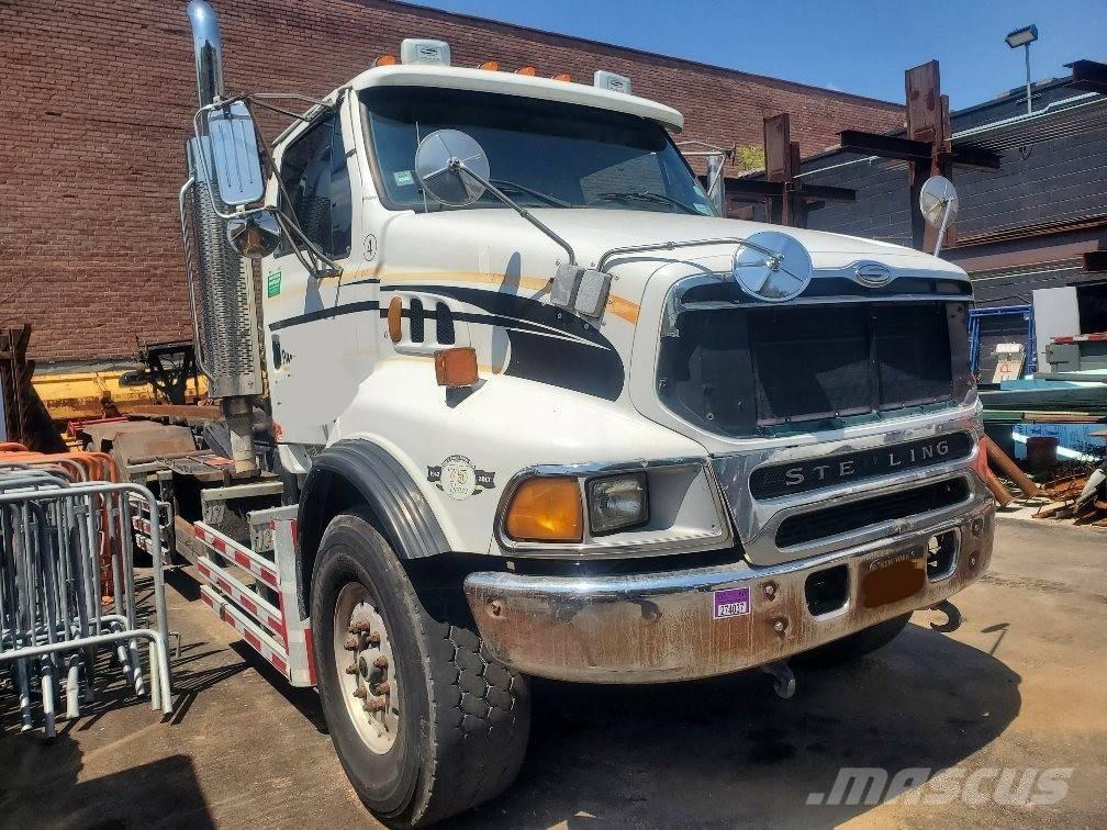Sterling LT 9500 Lanový nosič kontejnerů
