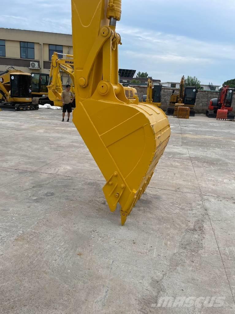Komatsu pc220-7 Pásová rýpadla