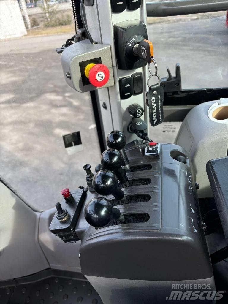 Volvo L 90 H Kolové nakladače