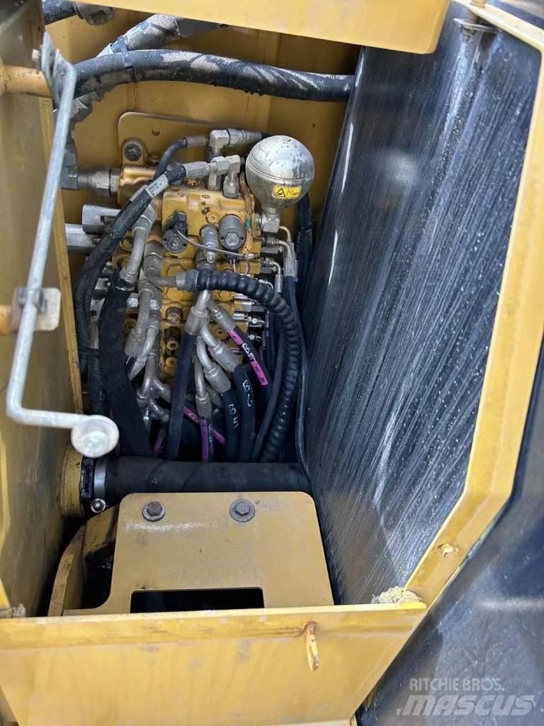 CAT 305.5E Pásová rýpadla