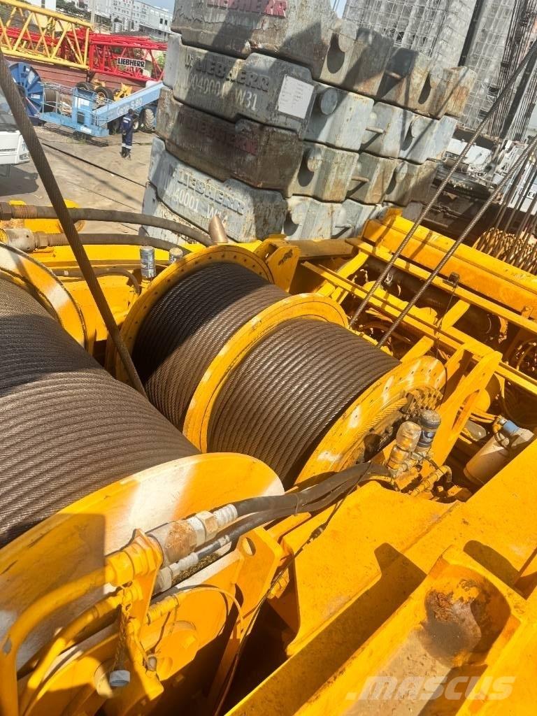 Liebherr LR 1400-2 Pásové jeřáby