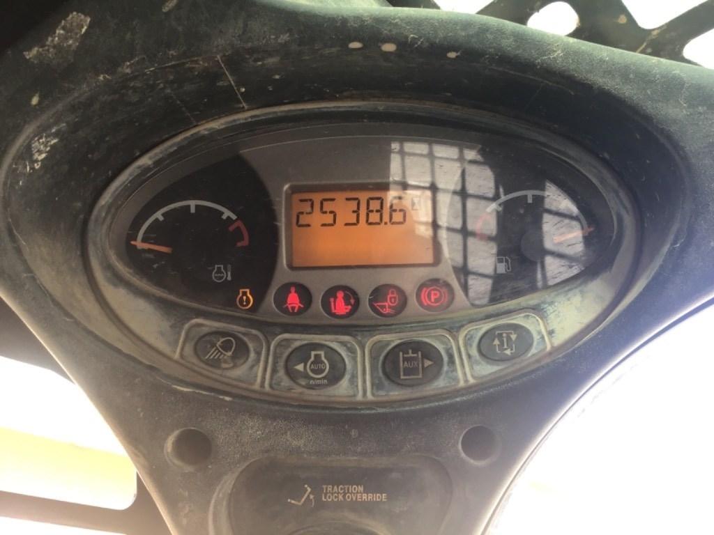 Bobcat T590 Smykem řízené nakladače