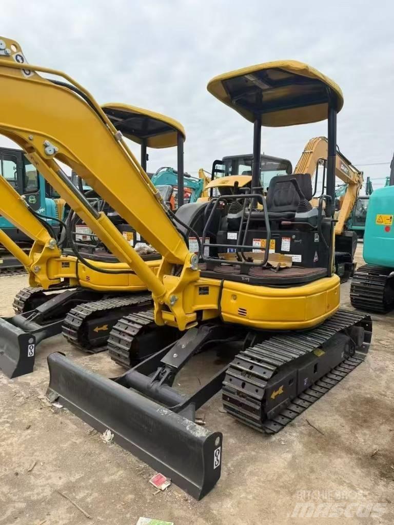 Komatsu 30 Pásová rýpadla