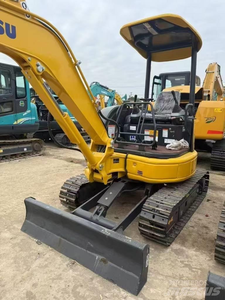 Komatsu 30 Pásová rýpadla