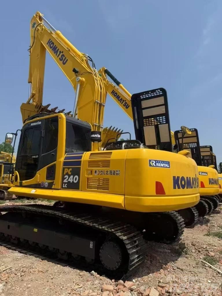 Komatsu 240LC-8 Pásová rýpadla