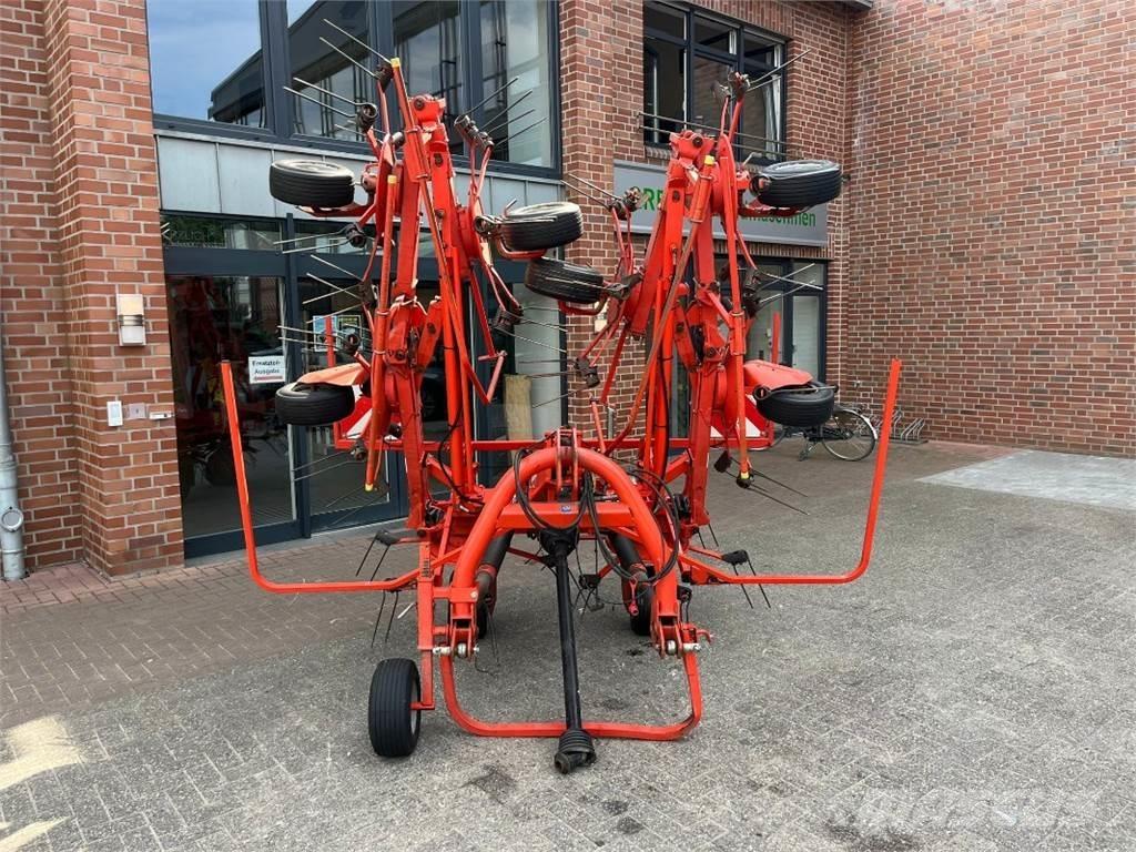 Kuhn GF8702 defekt Obraceče a shrabovače sena