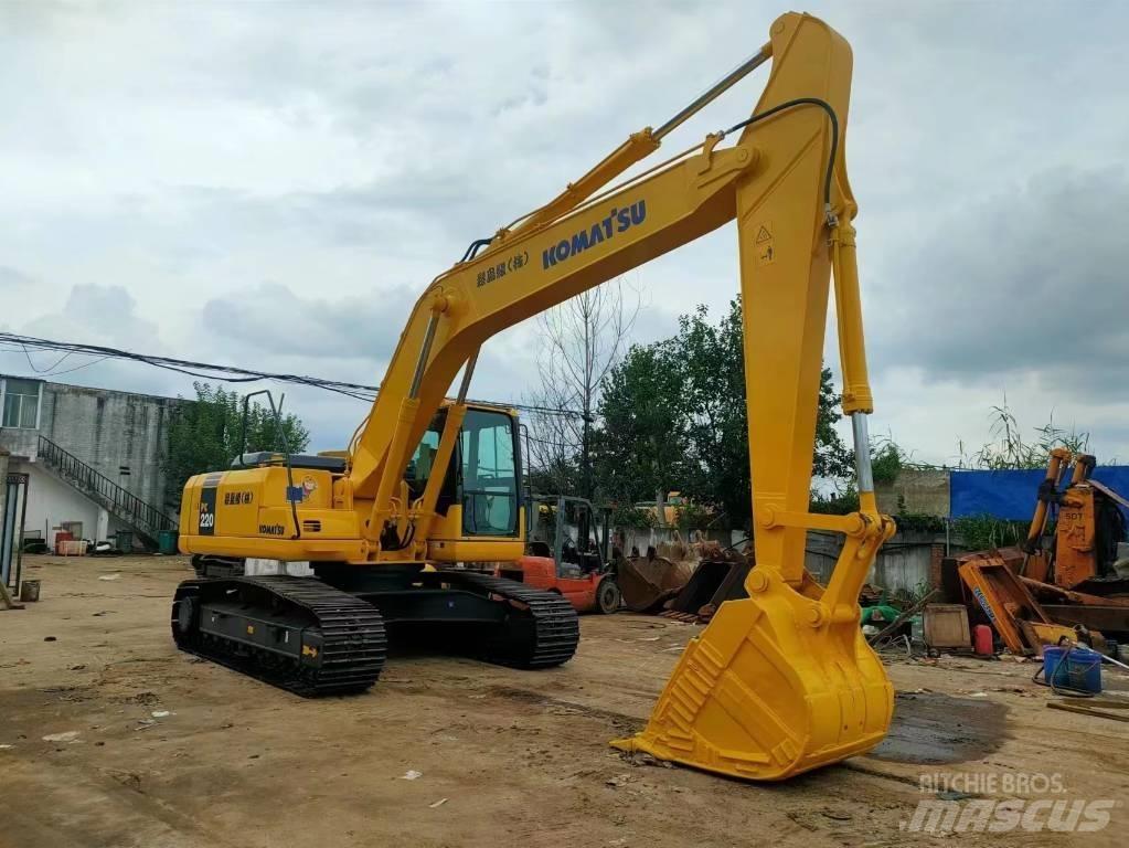 Komatsu PC 220-7 Pásová rýpadla