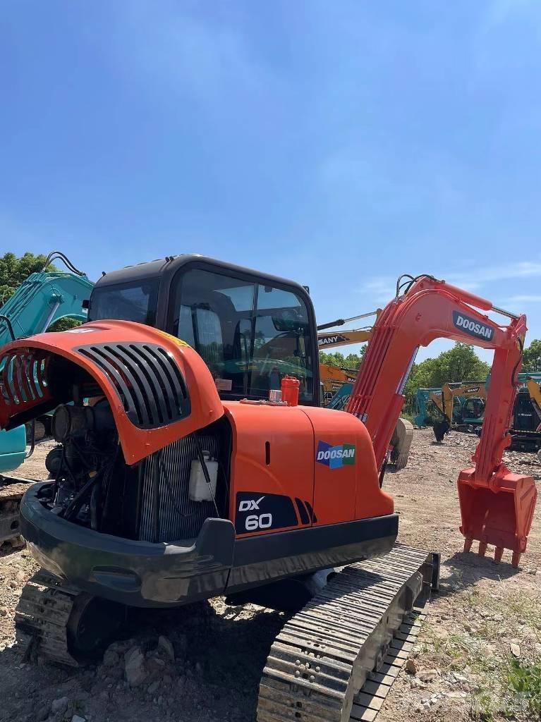 Doosan DX60 Pásová rýpadla