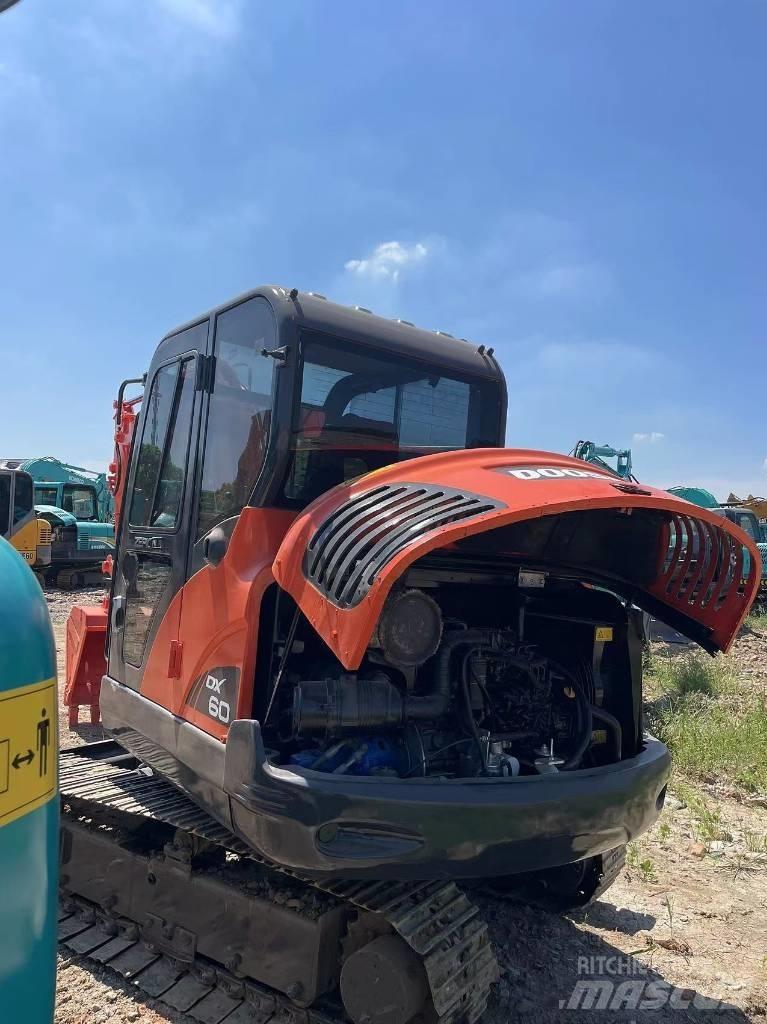 Doosan DX60 Pásová rýpadla