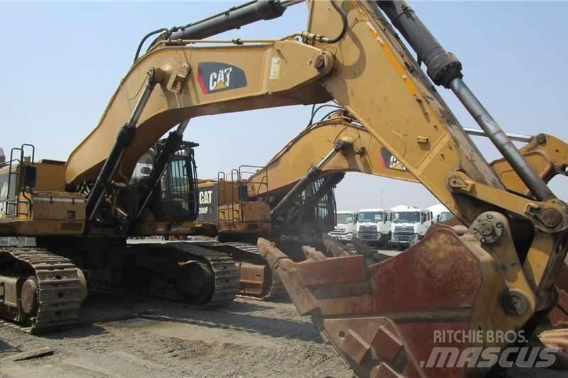CAT 385C Mini rýpadla < 7t