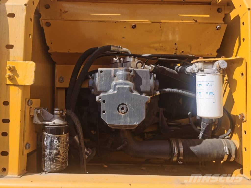Komatsu PC 220-7 Pásová rýpadla