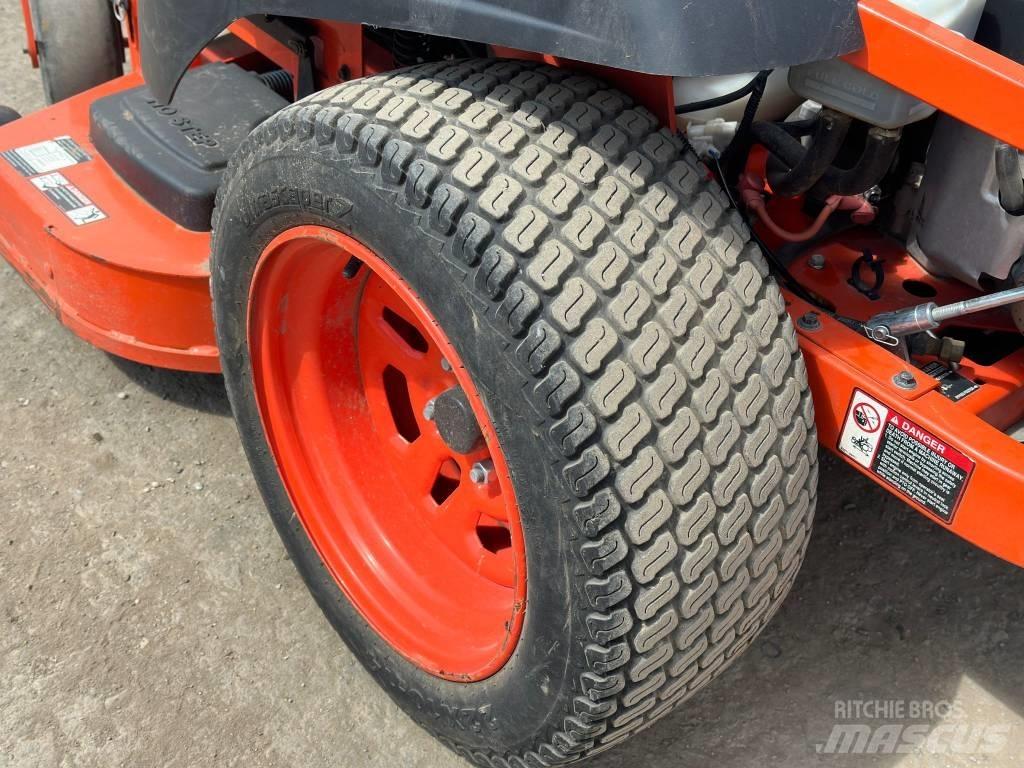 Kubota Z121S Sekačky s nulovým poloměrem otáčení