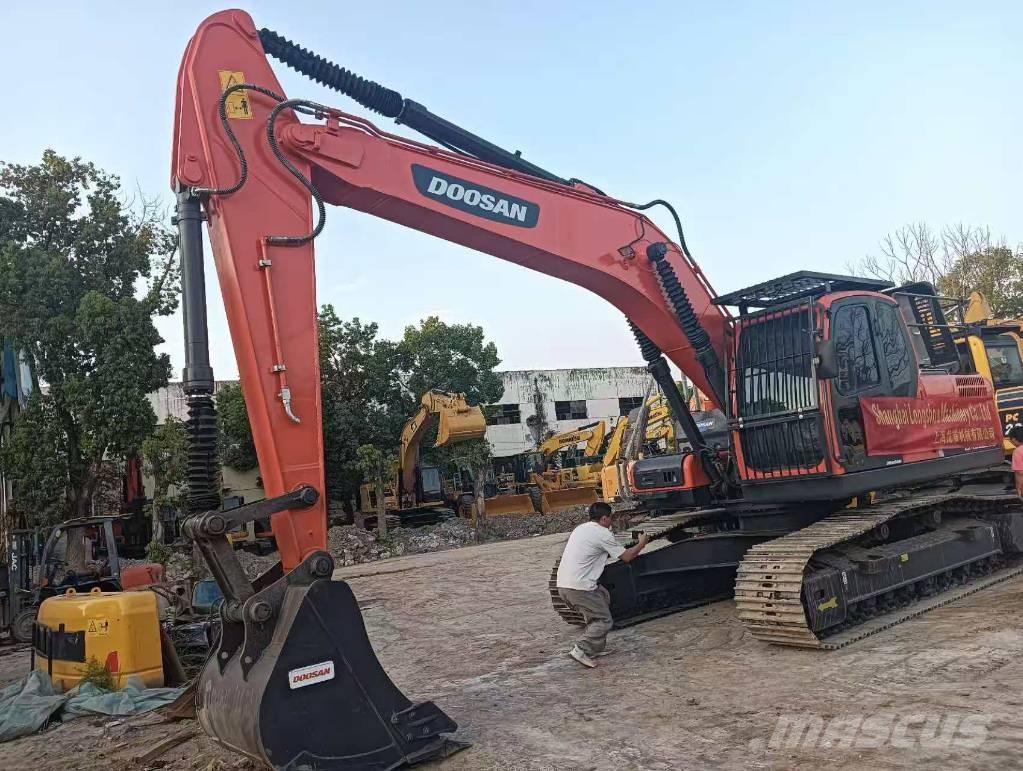 Doosan DX 225 LC Pásová rýpadla