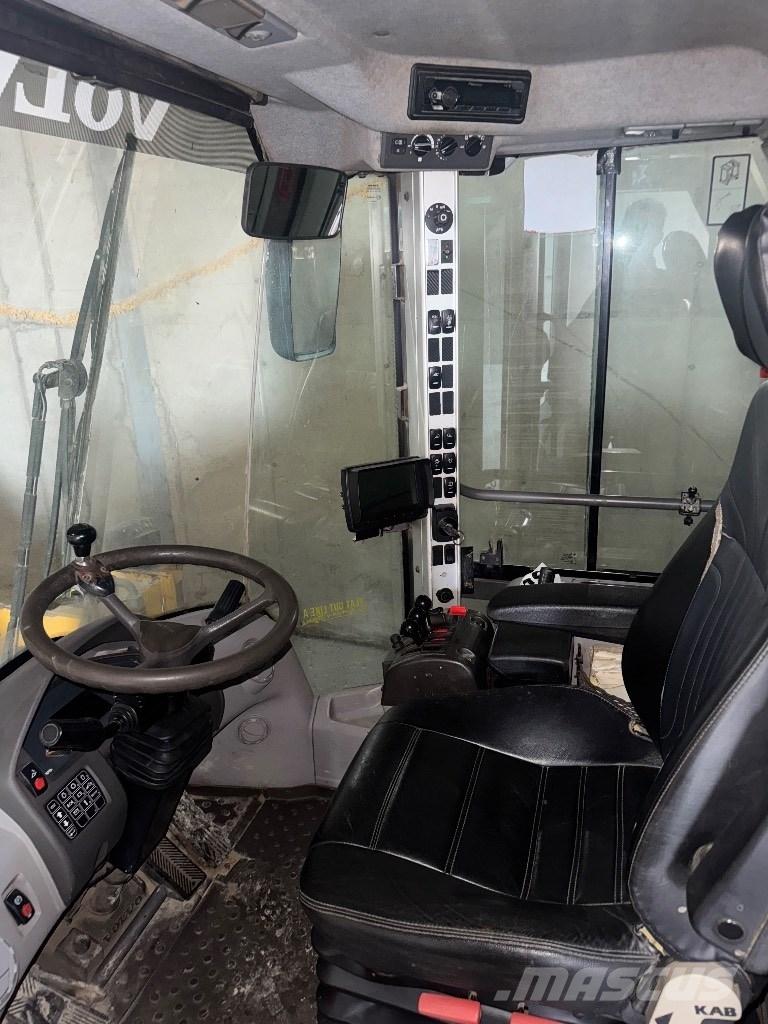 Volvo L110F Kolové nakladače