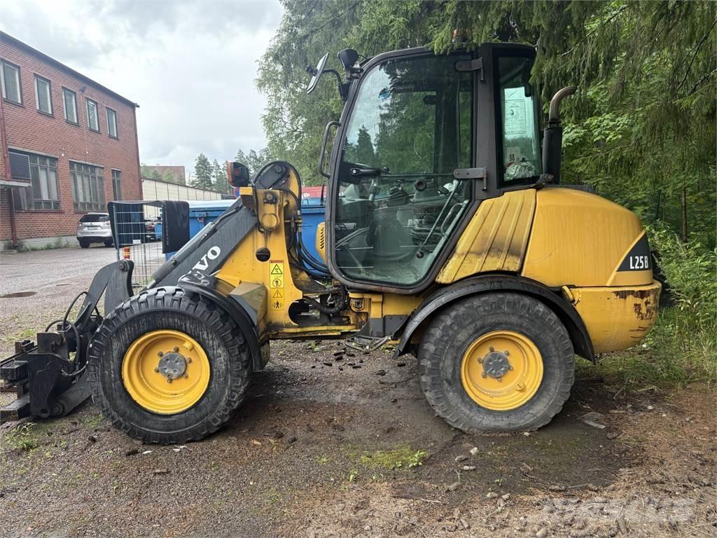 Volvo L 25 B Kolové nakladače