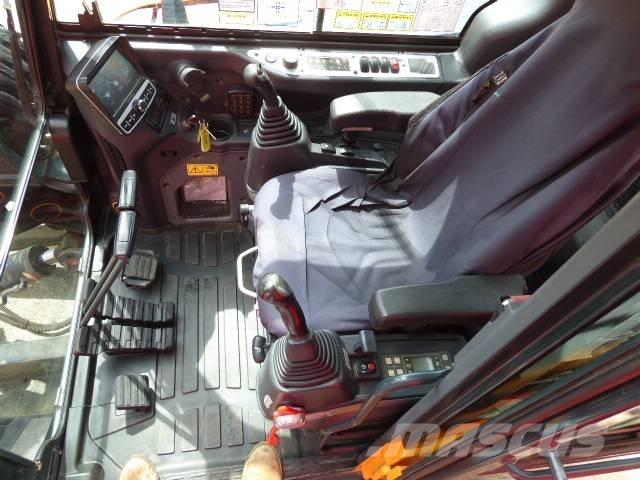 Hyundai HX 85 A Midi rýpadla 7t - 12t