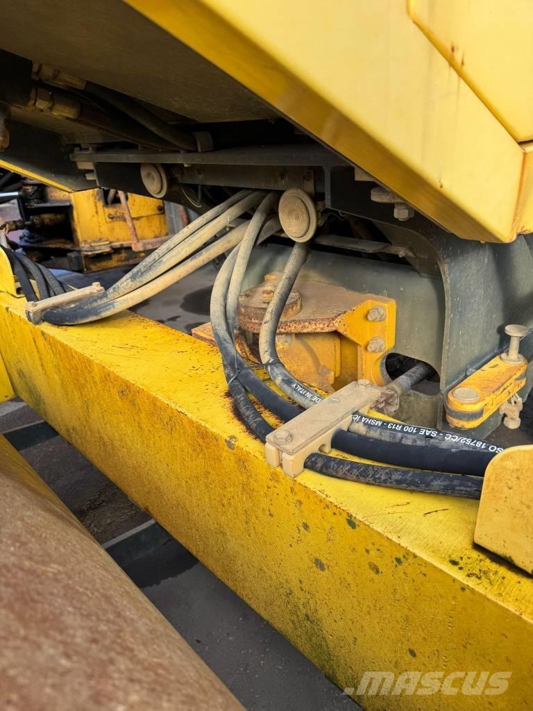 Bomag D177D-3 Tahačové válce