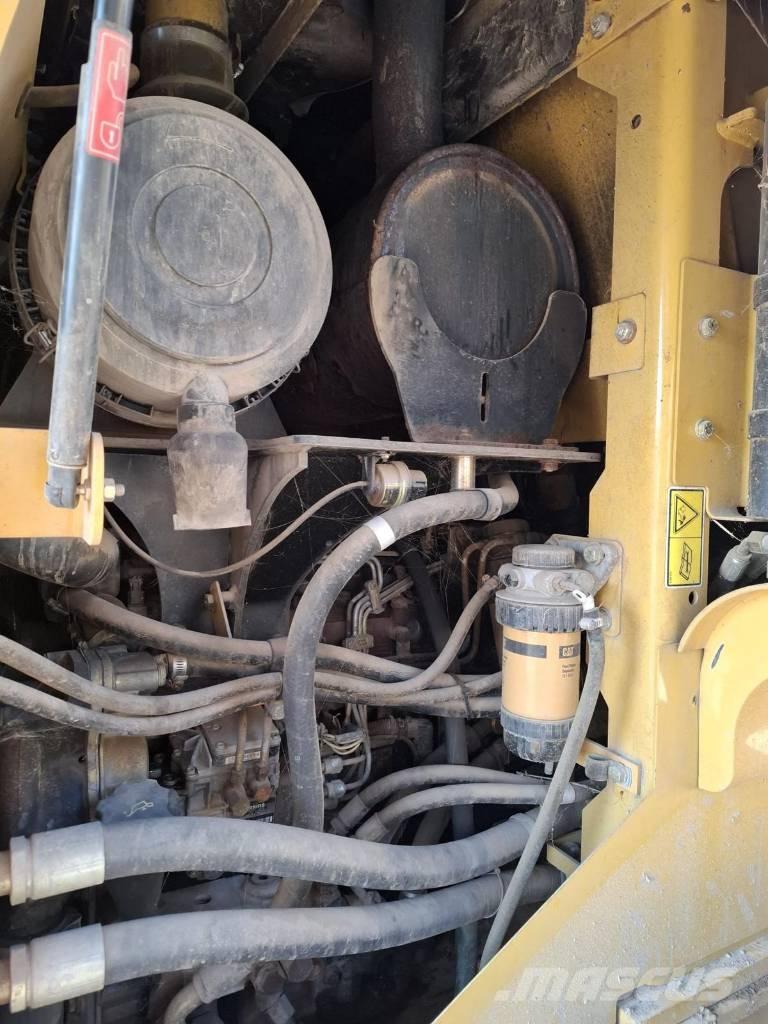 CAT 930 G Kolové nakladače