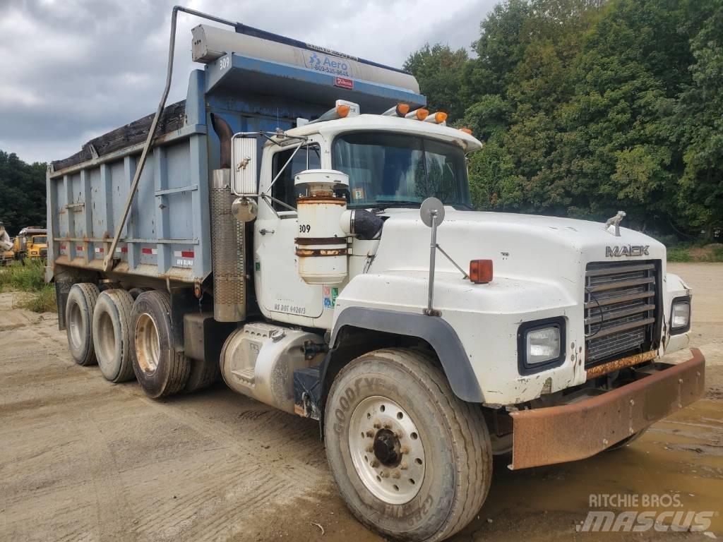 Mack RD688s Sklápěče