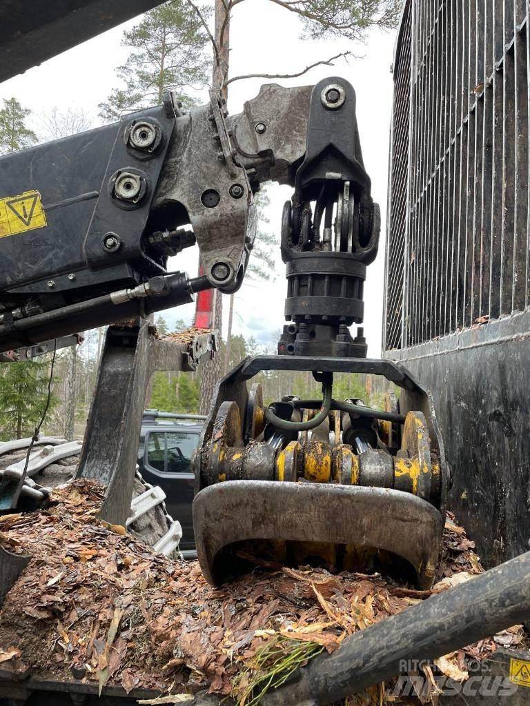 Komatsu 895 Vyvážecí traktory