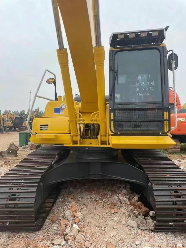 Komatsu PC200-8 Pásová rýpadla