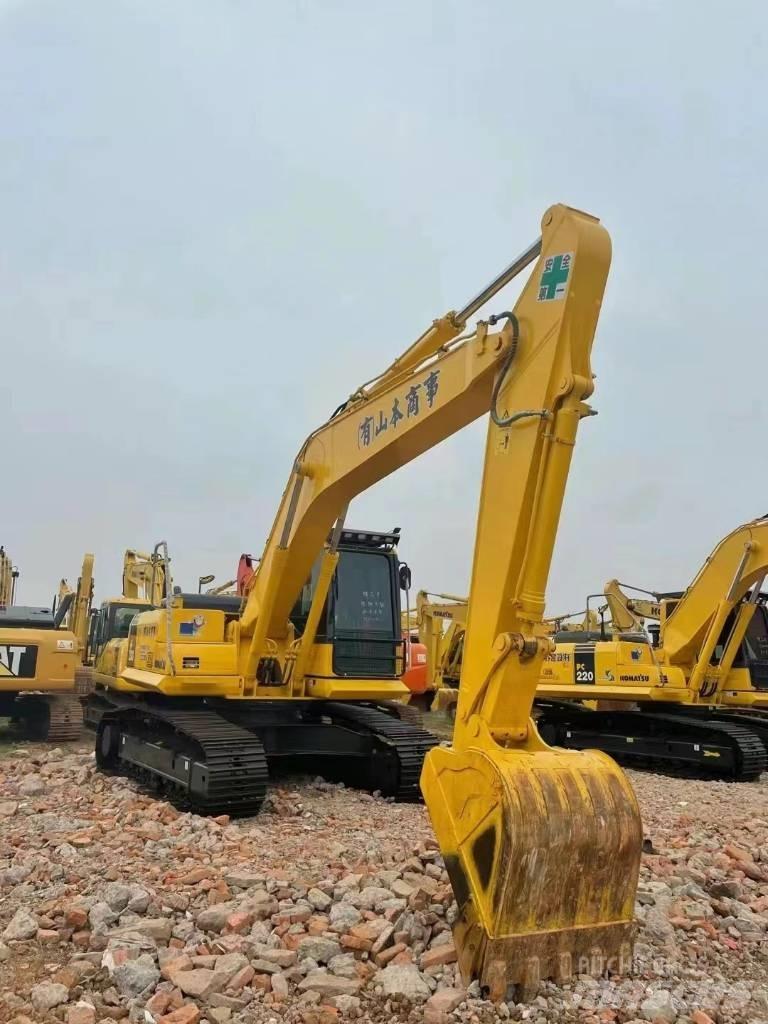 Komatsu PC200-8 Pásová rýpadla